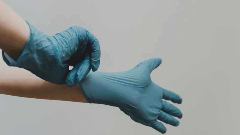 La differenza tra guanti di nitrile e guanti in lattice: come scegliere i migliori guanti protettivi?
